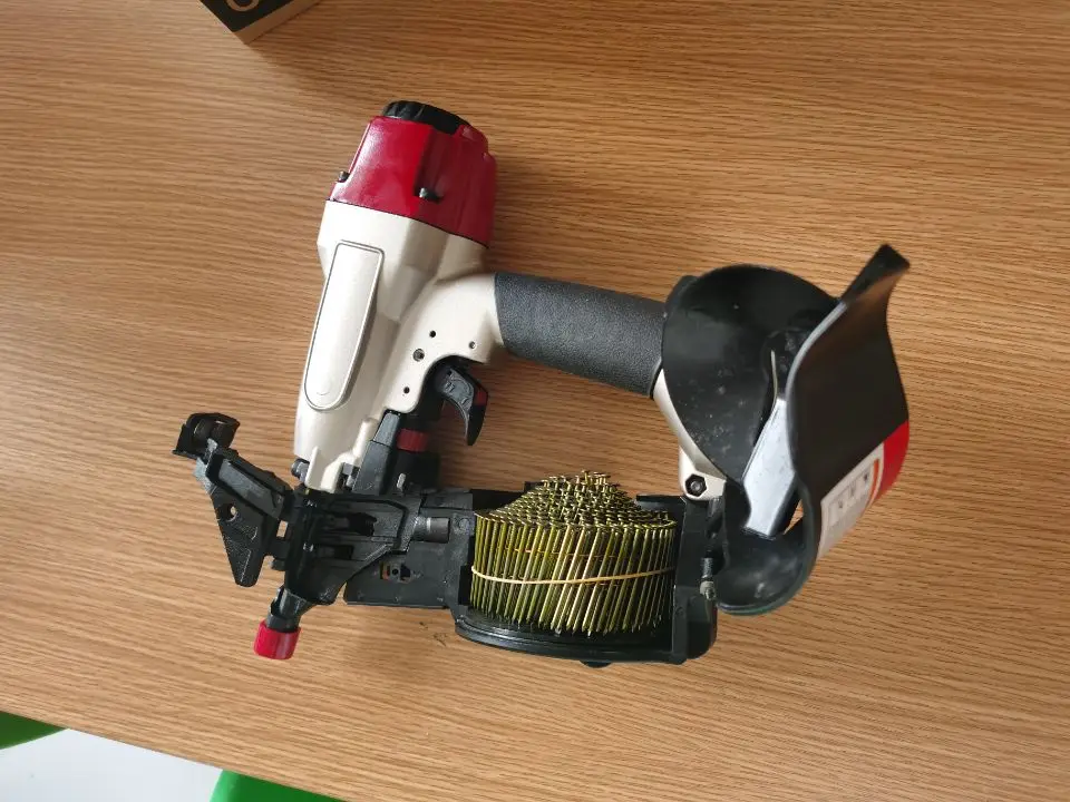 CN45 Industry Air Tool Pneumatic Coil Nailer for Conical Wire Collated Nails