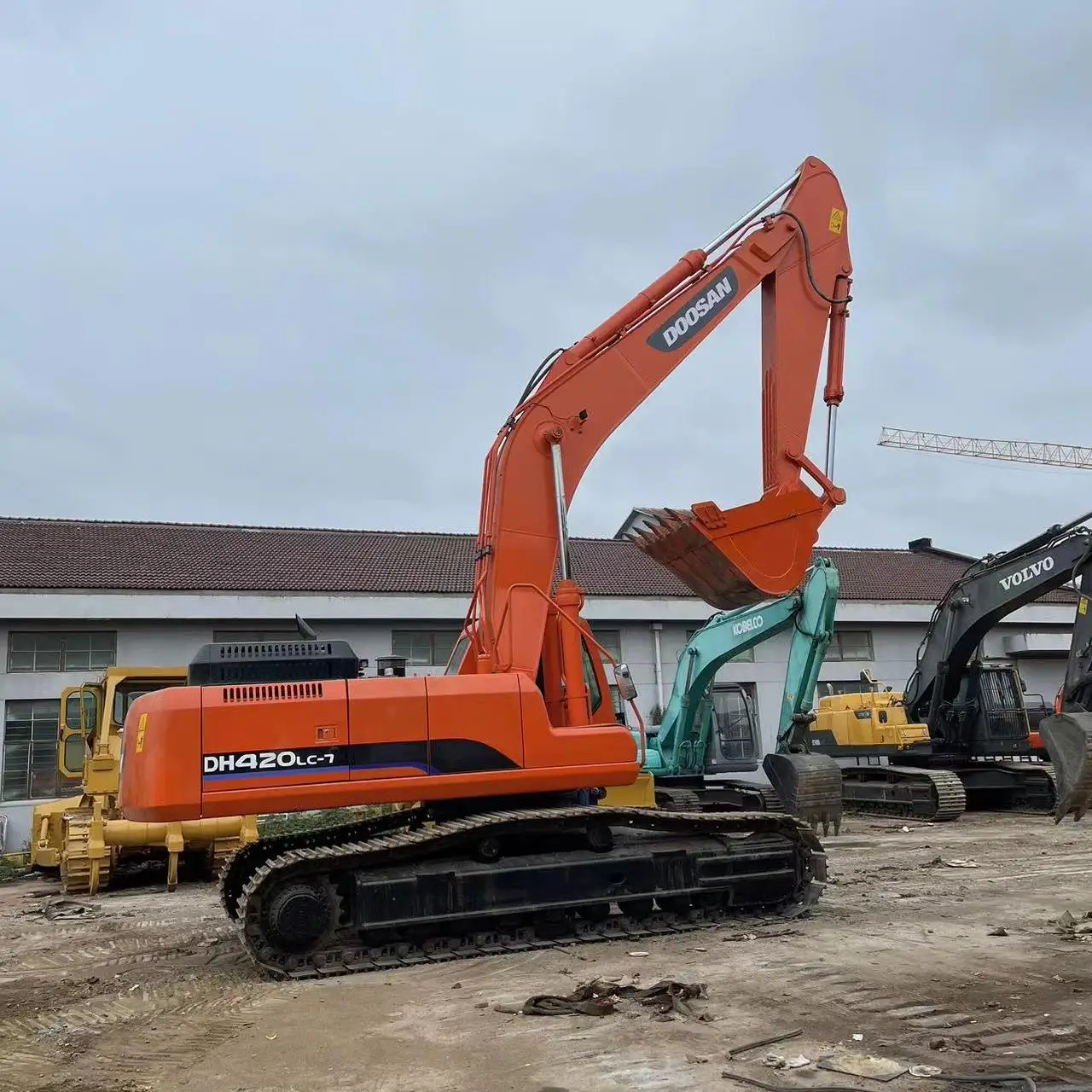 Cost Efficient Doosan DH420LC-7 42 Ton Excavator for Sale Durable Machine for Road Construction and Bulk Material Handling