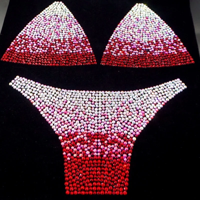 Красные кристаллы Стразы высокой плотности позирующие бикини горный хрусталь утюжок для передачи низкий минимальный объем классный дизайн со стразами