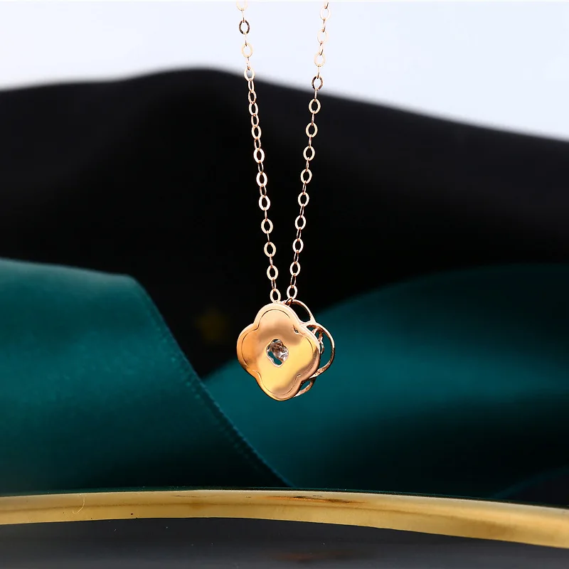 Lerca Dancing Diamond Necklace Lighter Version Cheap Price Fancy Visual Effect 18K Real Gold Diamond Clover Necklace