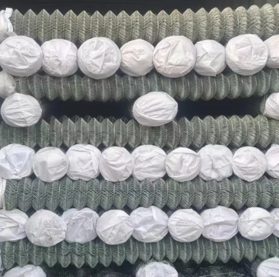 High quality commercial 9 gauge galvanized chain link mesh metal cyclone wire fence