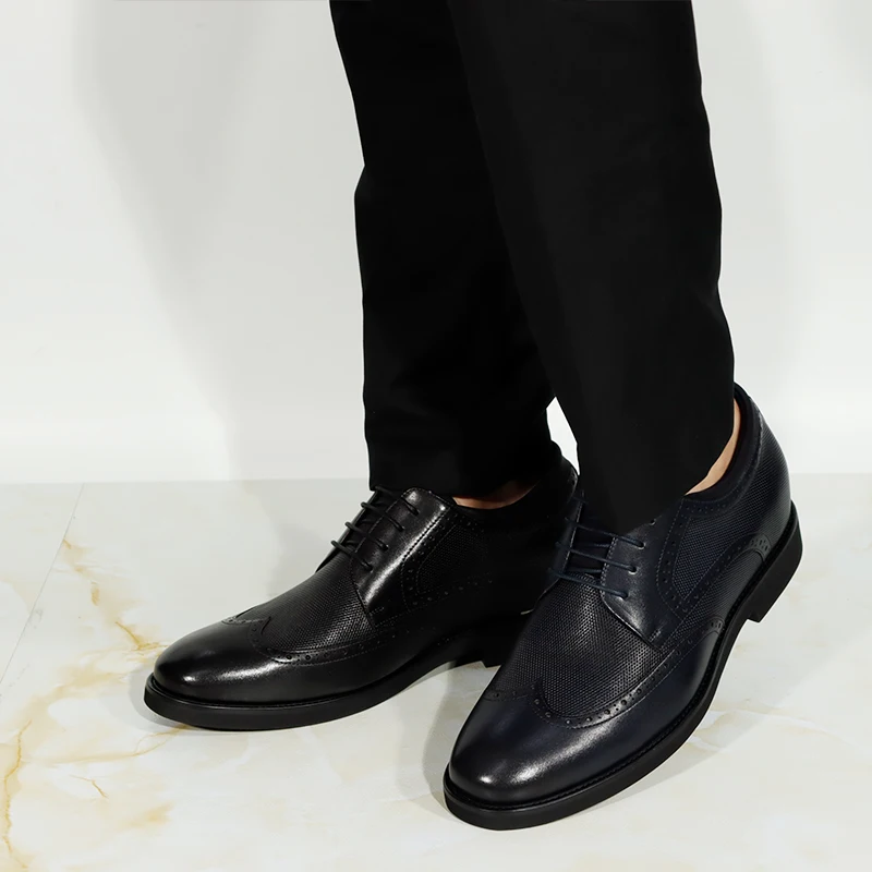 Wholesale embossed Leather 7 cm elevator shoes Classical style men Height increasing shoes Business party Dress Shoes Men