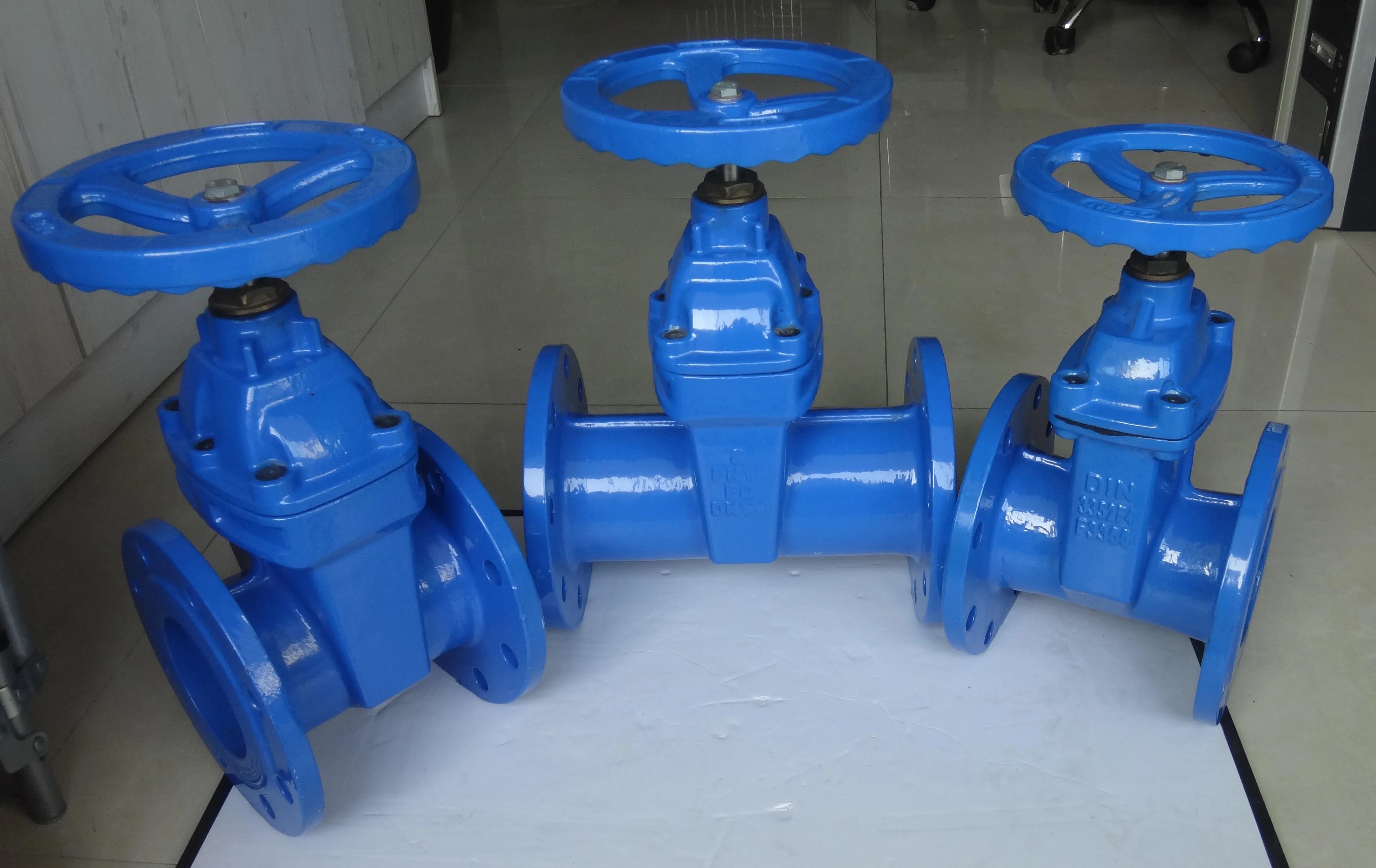 Ductile iron gate valve handwheel operation for water resilient seat size DN50-DN600 standard BS5163 DIN F4 F5 AWWA PN10/16