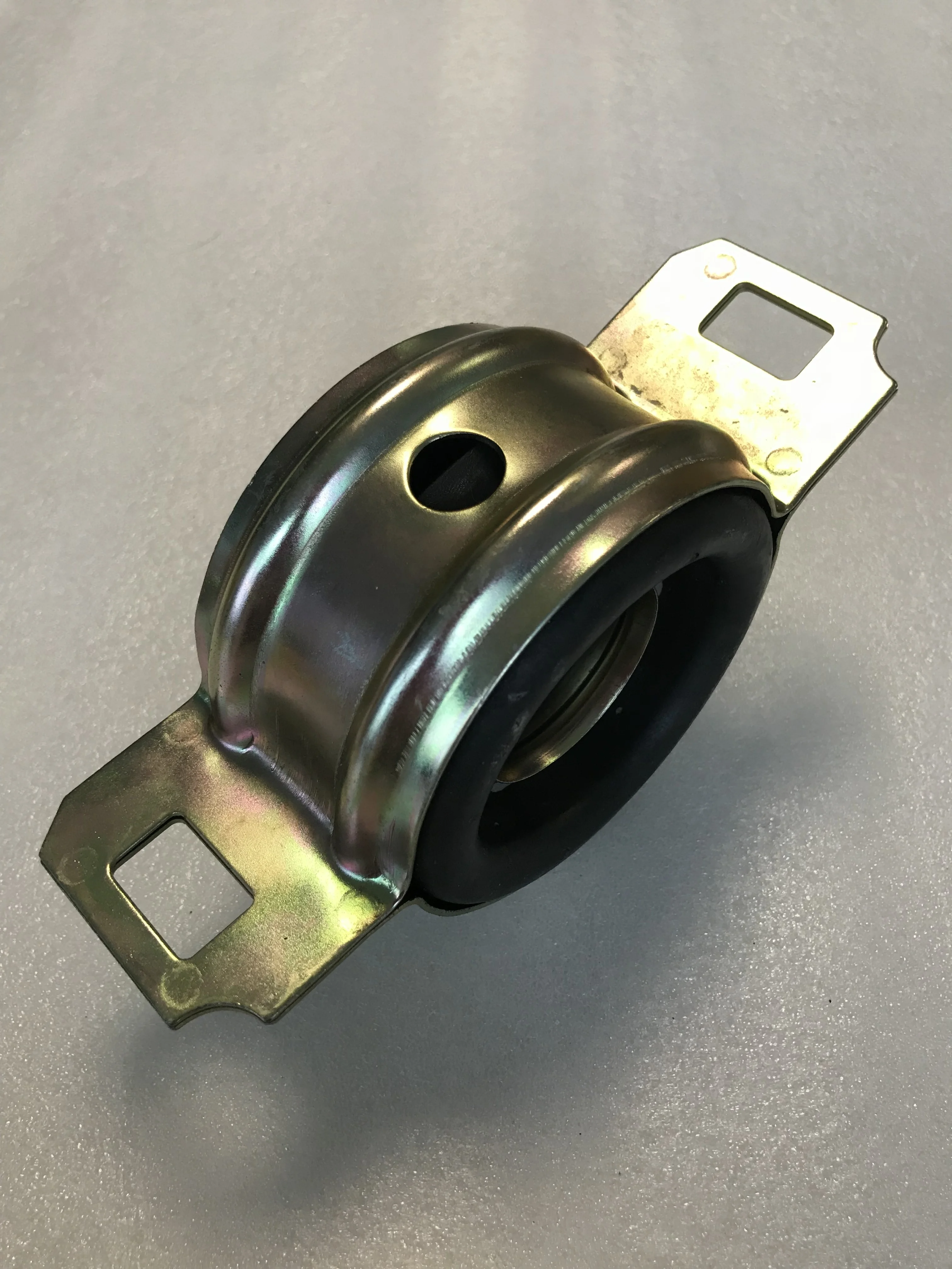 OE No. 37230-22042 Driveshaft Center Support Bearing for Toyota Cressida MX30/40/60 RX30/40/60 LX60 1976-1984