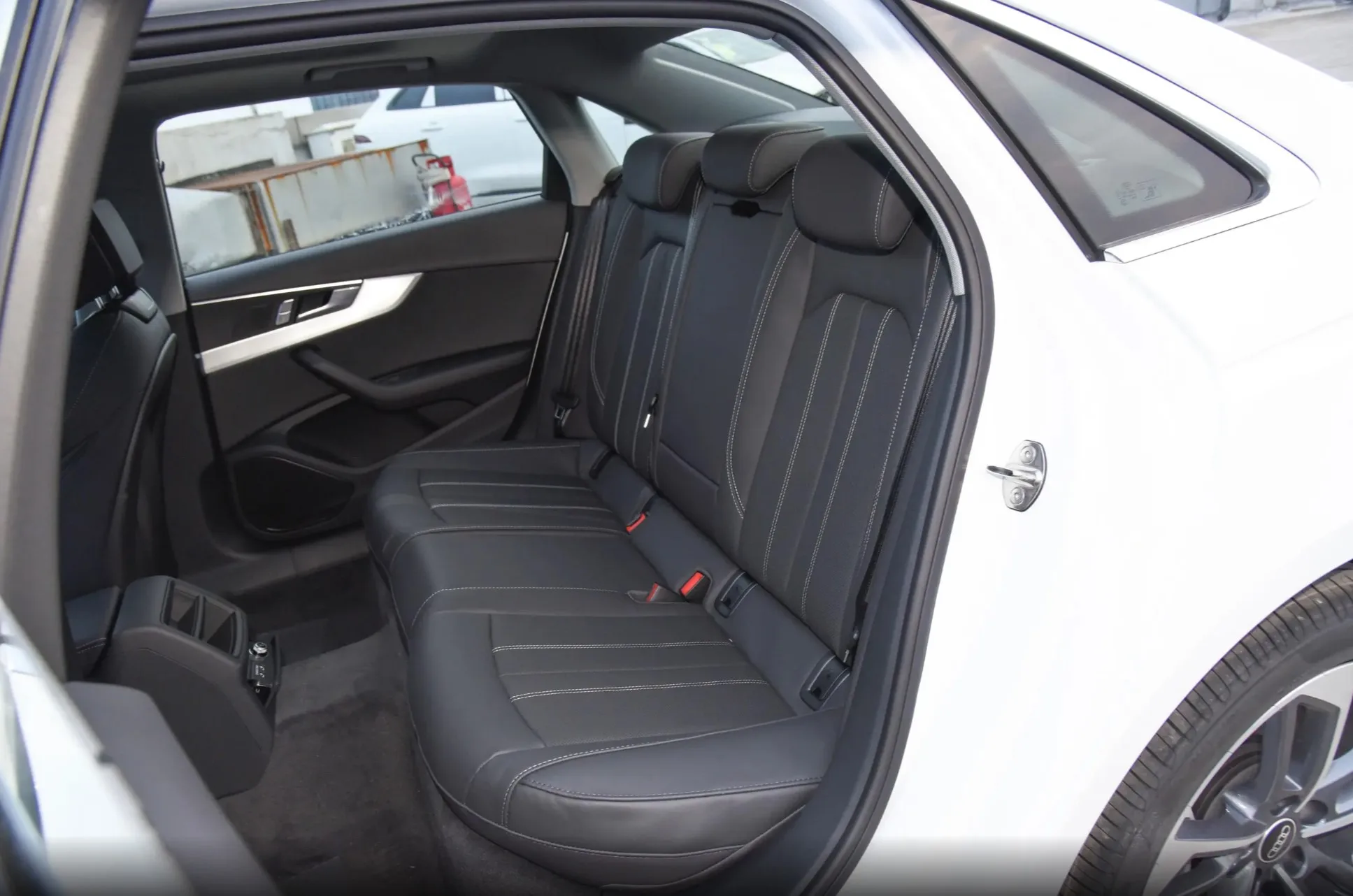 Brand New for Audi A4 A4L Compact Executive Car 2023 2024 Car