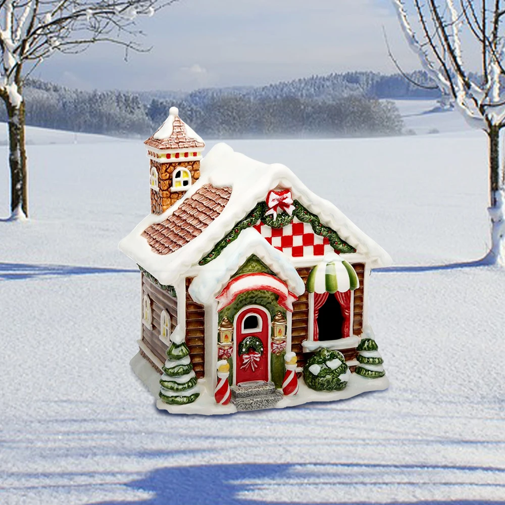 Керамический рождественский дом с подсветкой в деревне Санты