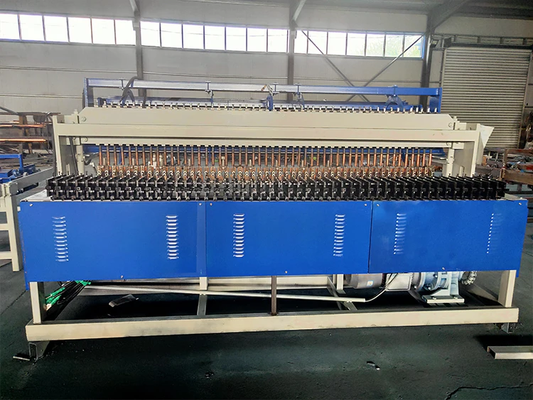 Double Wire Feeding Full Automatic High Speed Grass Wall Lawn Decoration Wire Mesh Chain Link Fence Machine Factory Price