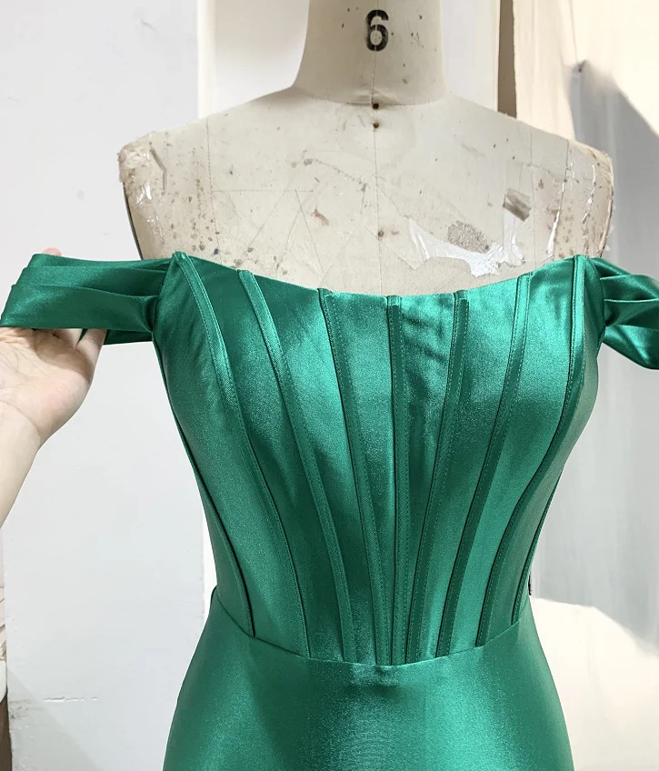 Modest emerald green satin corset prom dress for teens