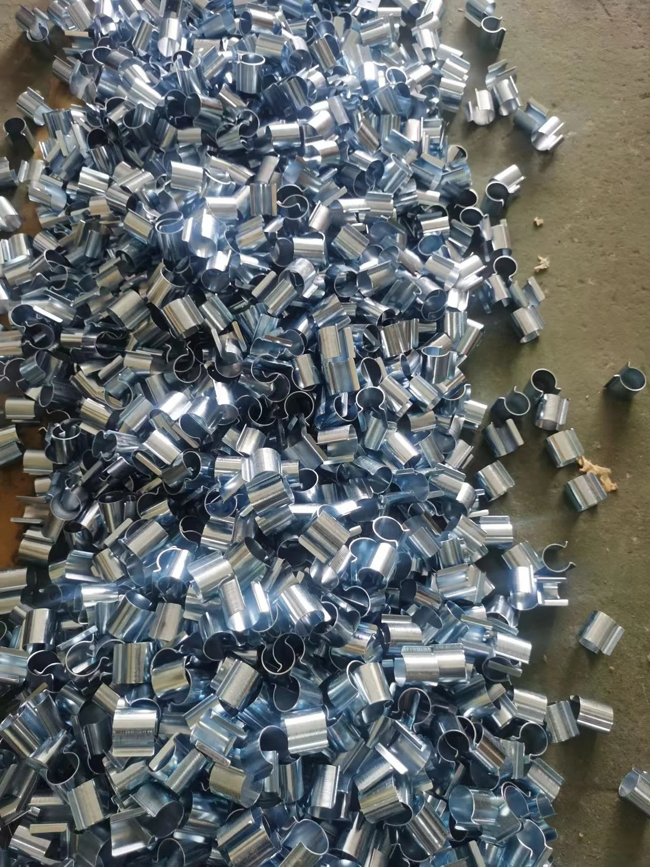 Spring Agriculture Greenhouse Tunnel Clips Film Locking Clip Galvanized Steel C Type Clips Clamps