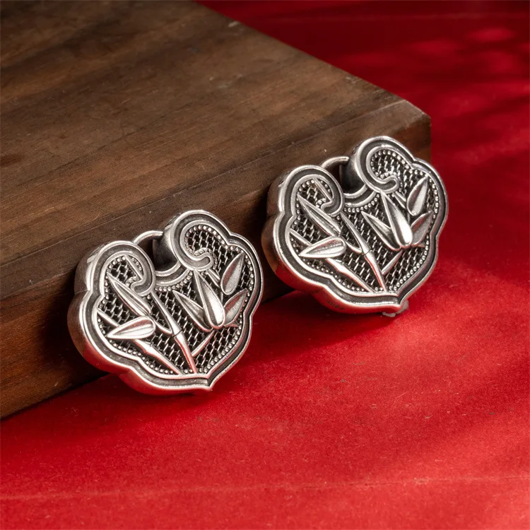 27/5000 Chinese style s999 foot silver bamboo report safety lock pendant leaves ancient style hollowed out one by one