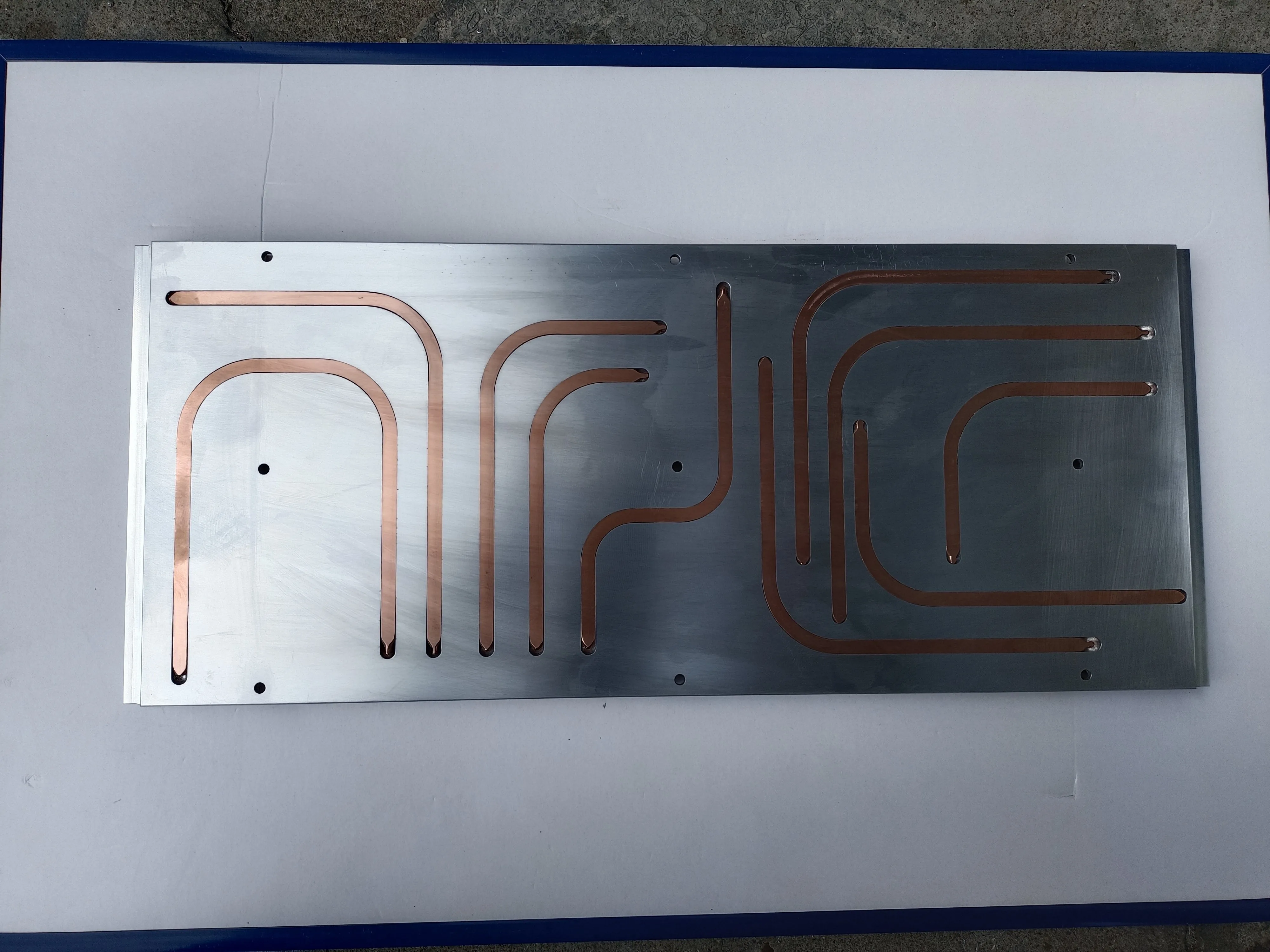 Professional Customized Large Aluminum Extrusion Heatsink with Heat Pipe