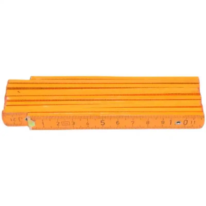 Белая деревянная линейка для одежды