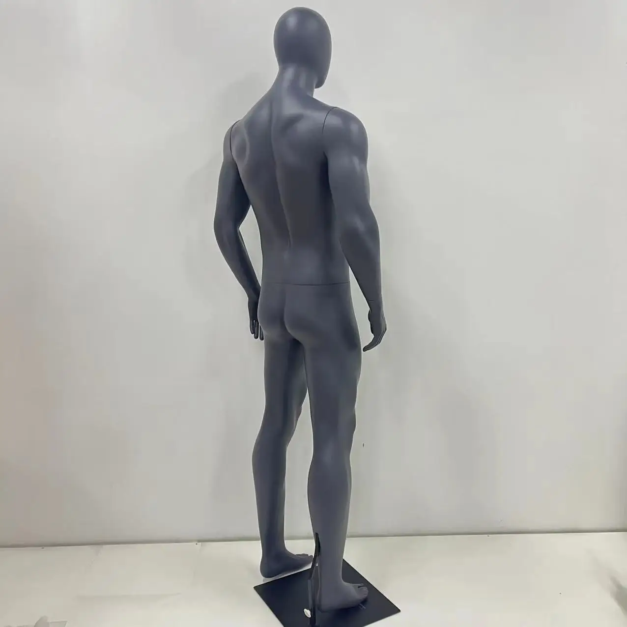 Wholesale fitness muscle male mannequins gray full body sports manikin men dummy torso stand for athletic clothing display