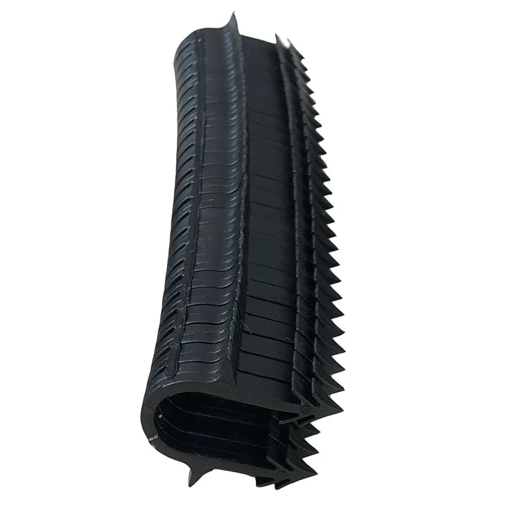 Fixing staples of underfloor heating system with floor heating plastic clips and pipe clips