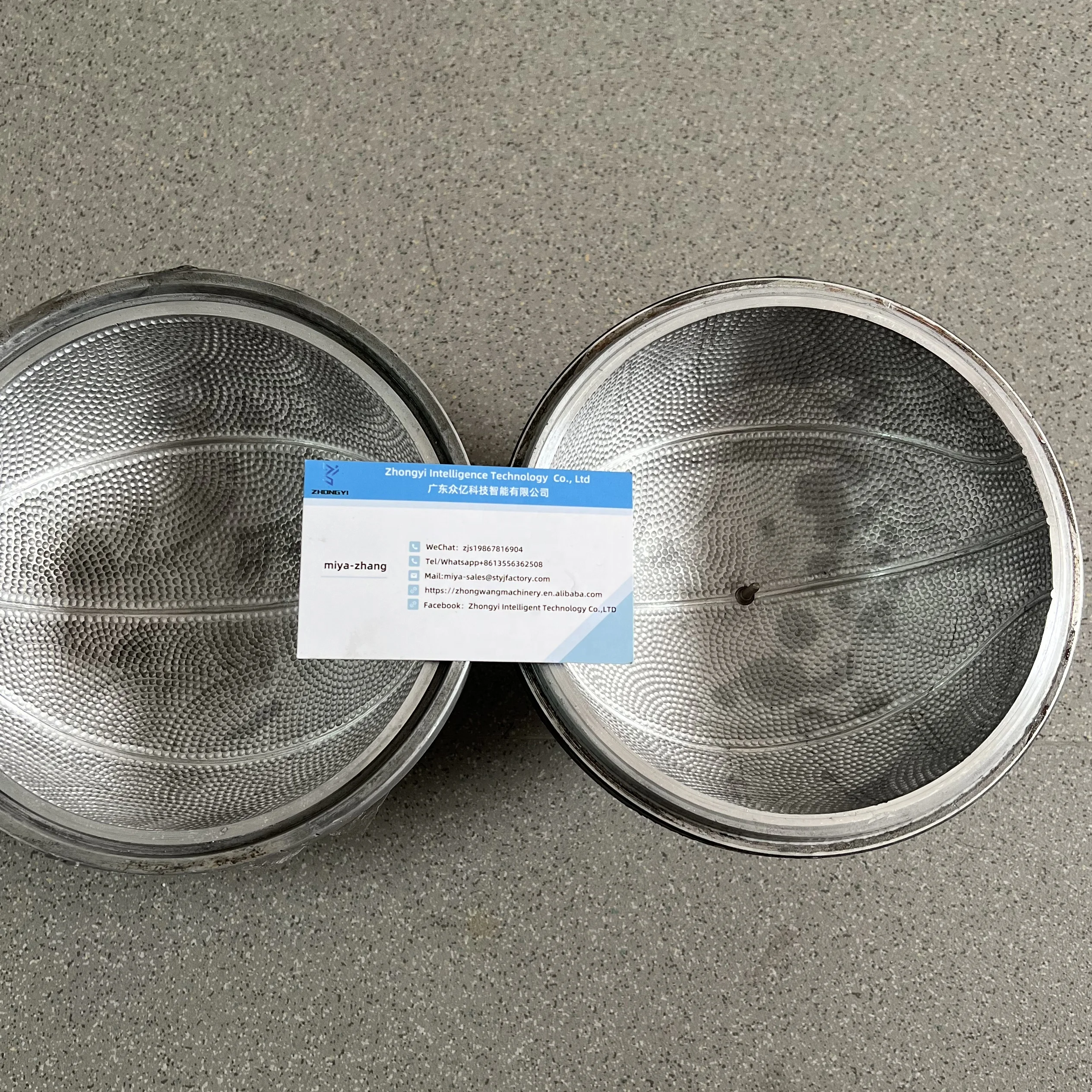 Bathroom Toy Bounce Duck Dinosaur Inflatable Animals Jump toy Copper Ball Mould