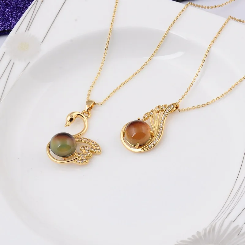 Aug jewelry New simple thermochromic stone swan pendant necklace fashion personality clavicle chain necklace