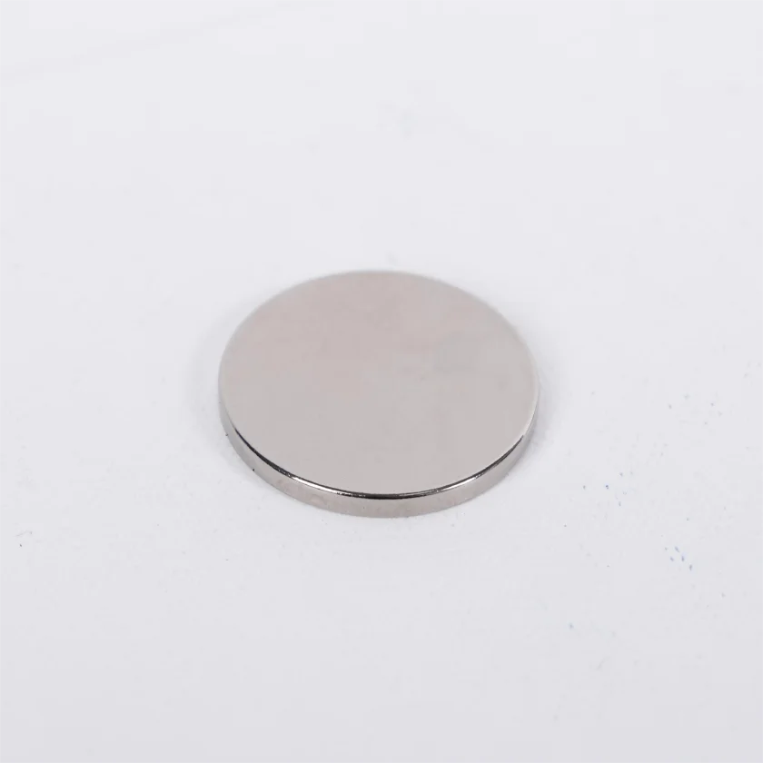 N52 Competitive Price Diametrical Super Strong Round Neodymium Nicuni Plating Disc Magnet