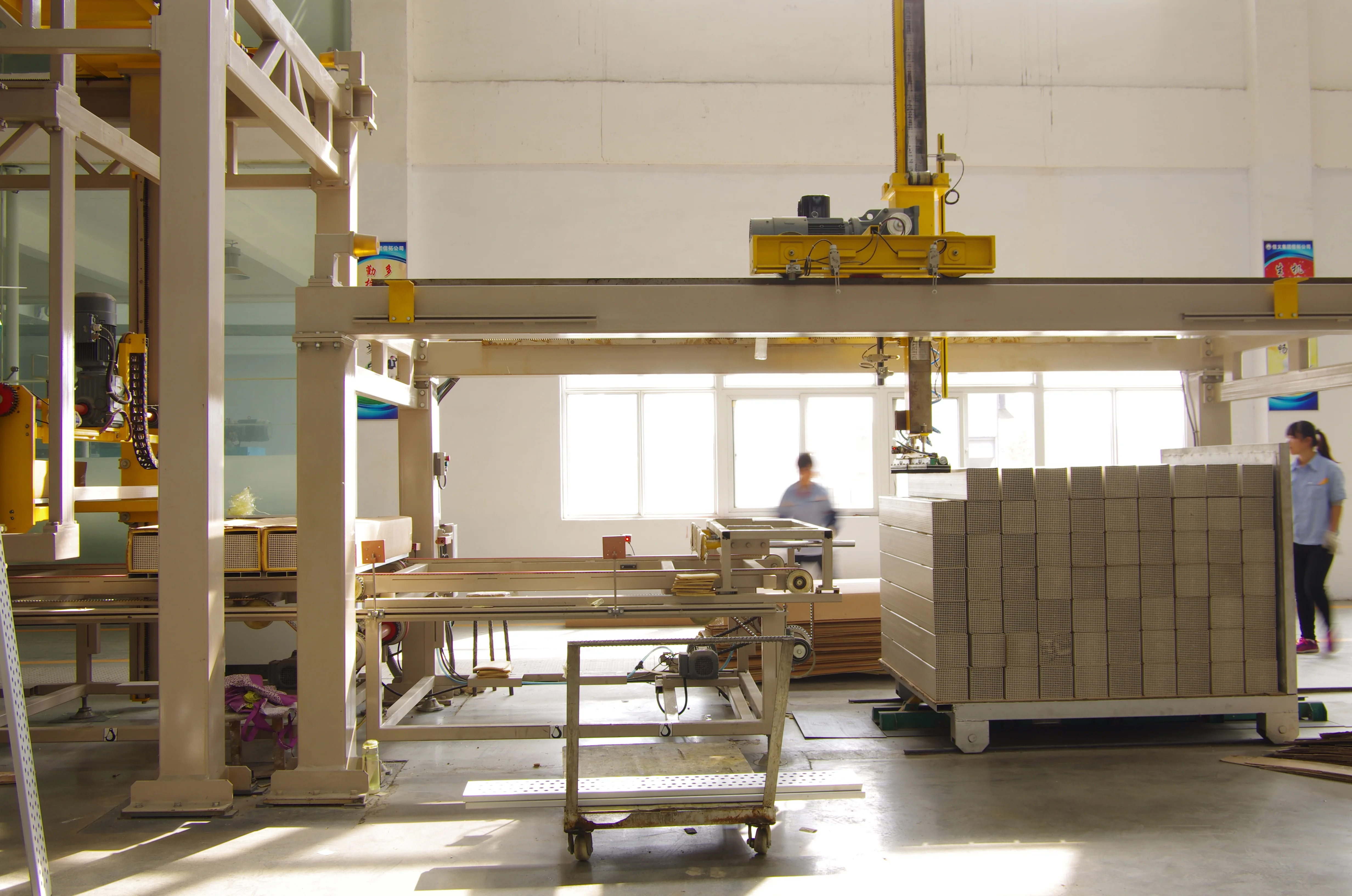 XINTO China Manufacturer Supplier SCR Honeycomb Catalyst TiO2 for Denitration Use