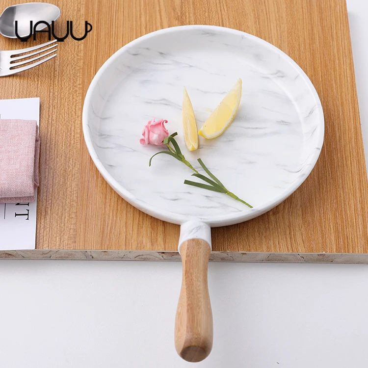 European style 8 inch custom round ceramic dinner plate marble plates with wood handle for restaurant