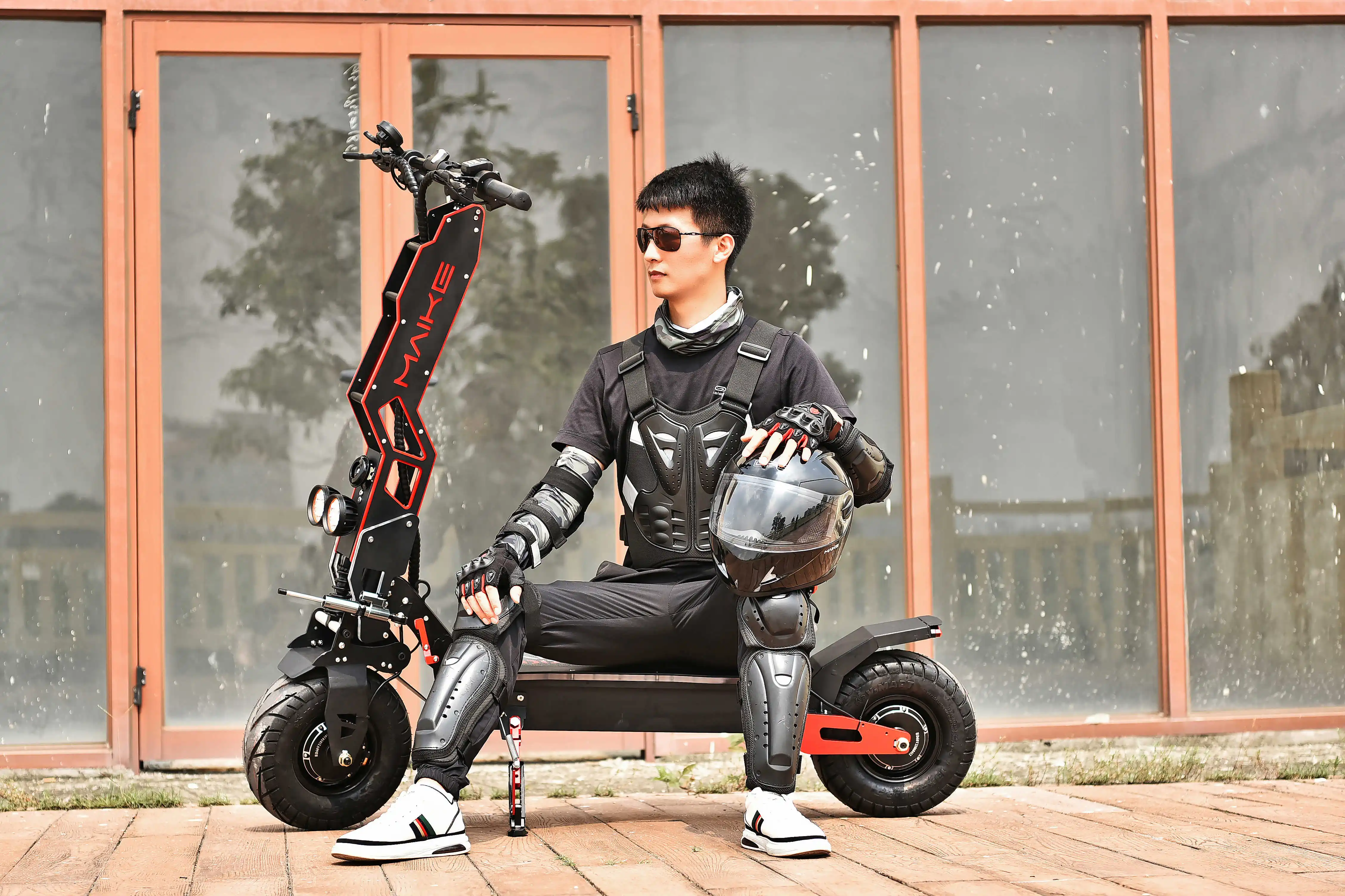 Maike  MKS 50ah eu warehouse scooter  fast dual motor 13 inch big wheel offroad electric e-scooter 8000w for adult wholesale