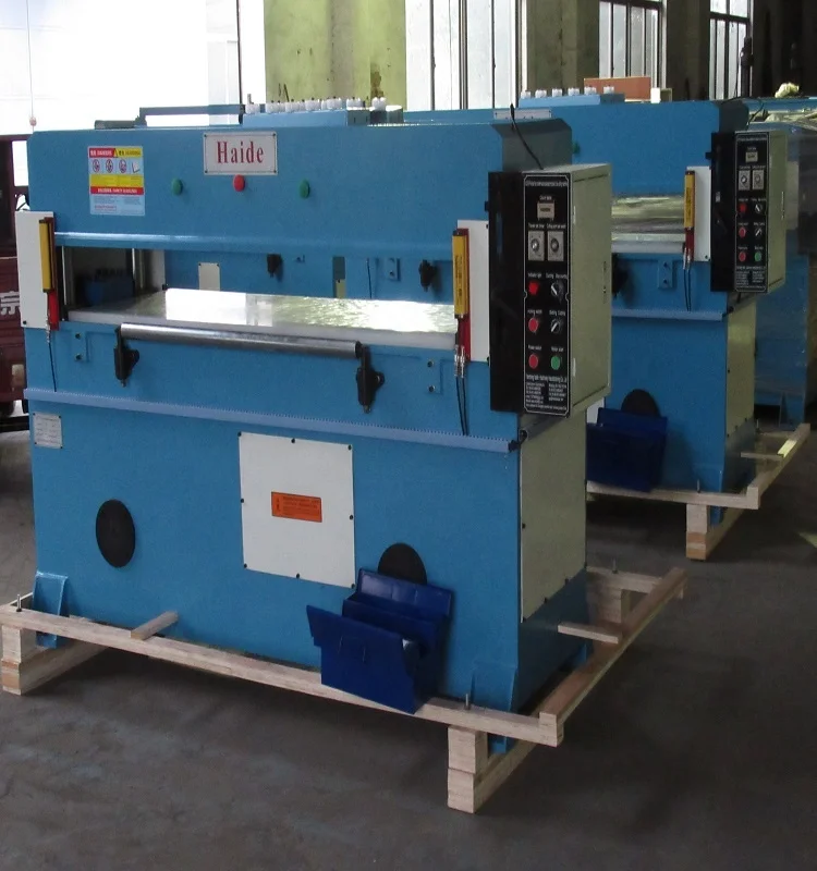 Hydraulic plane die cutting machine for plastic collar stay pvc collar band