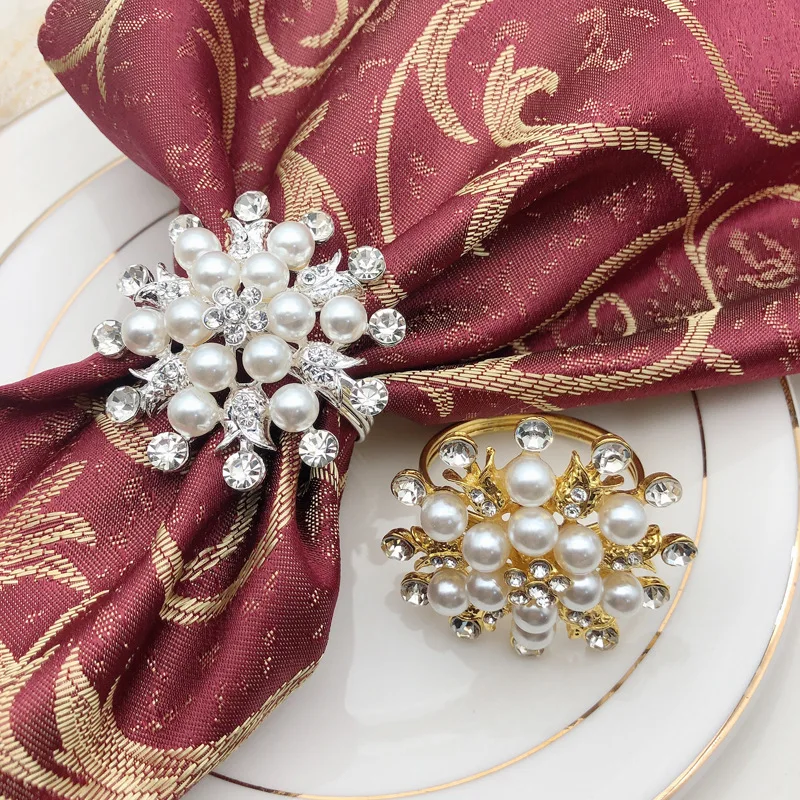 Лидер продаж, кольца для салфеток с жемчугом и цветком, серебряный металлический держатель для салфеток, кольца для салфеток со стразами для украшения свадебного стола HWP10