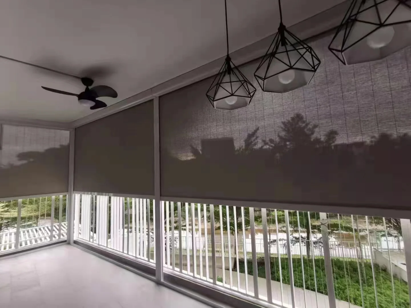 Outdoor Waterproof Electric Motorized Roller Ziptrack Screen roller Blinds