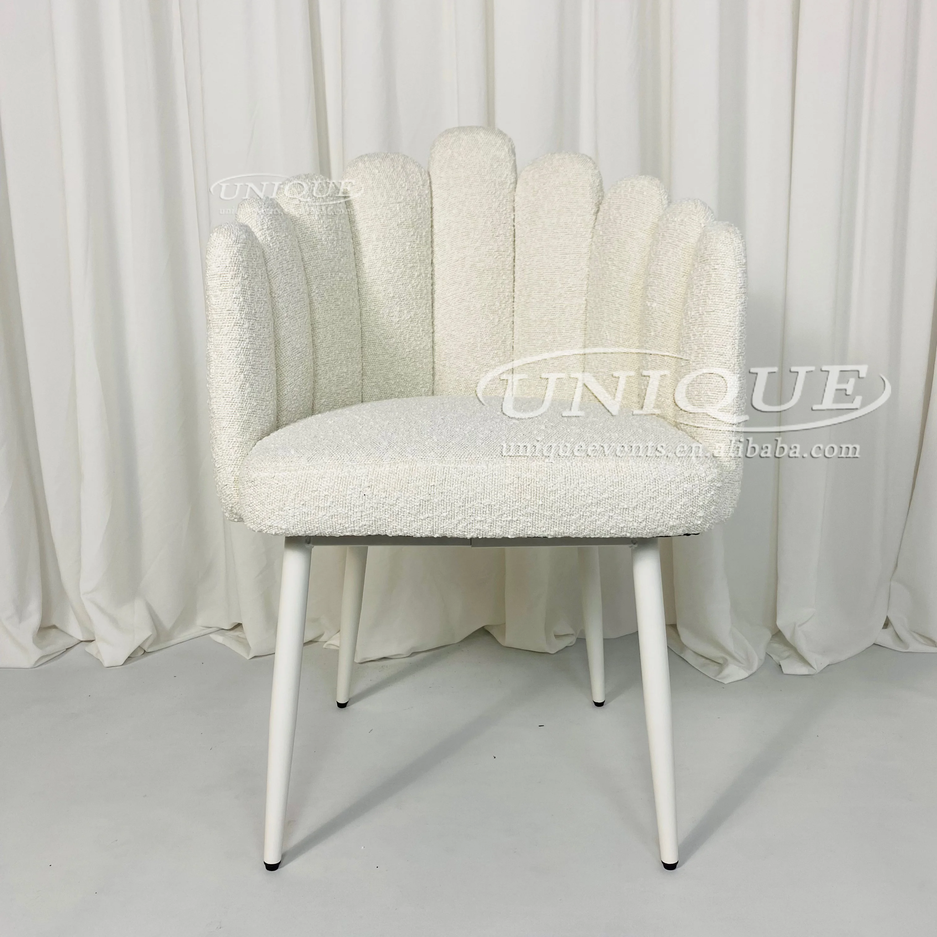 Dubai Luxury Style Furniture For Wedding Events Banquet Hall Royal Chairs Finger Shaped Velvet Customization Dining Chairs