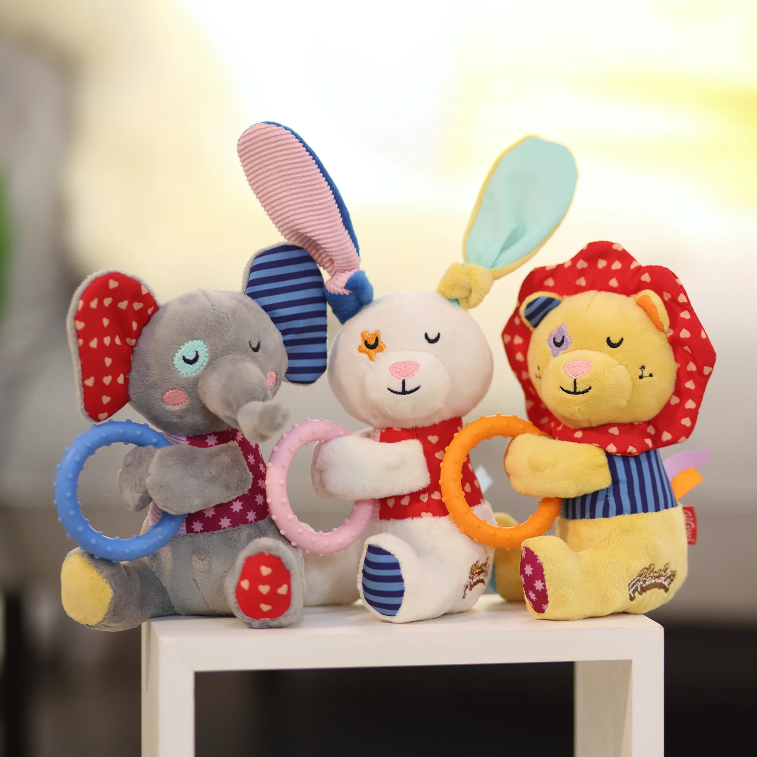 2022 Pet products top seller Plush Friendz with squeaker and TPR ring plush dog chew toy stuffed toy for dogs