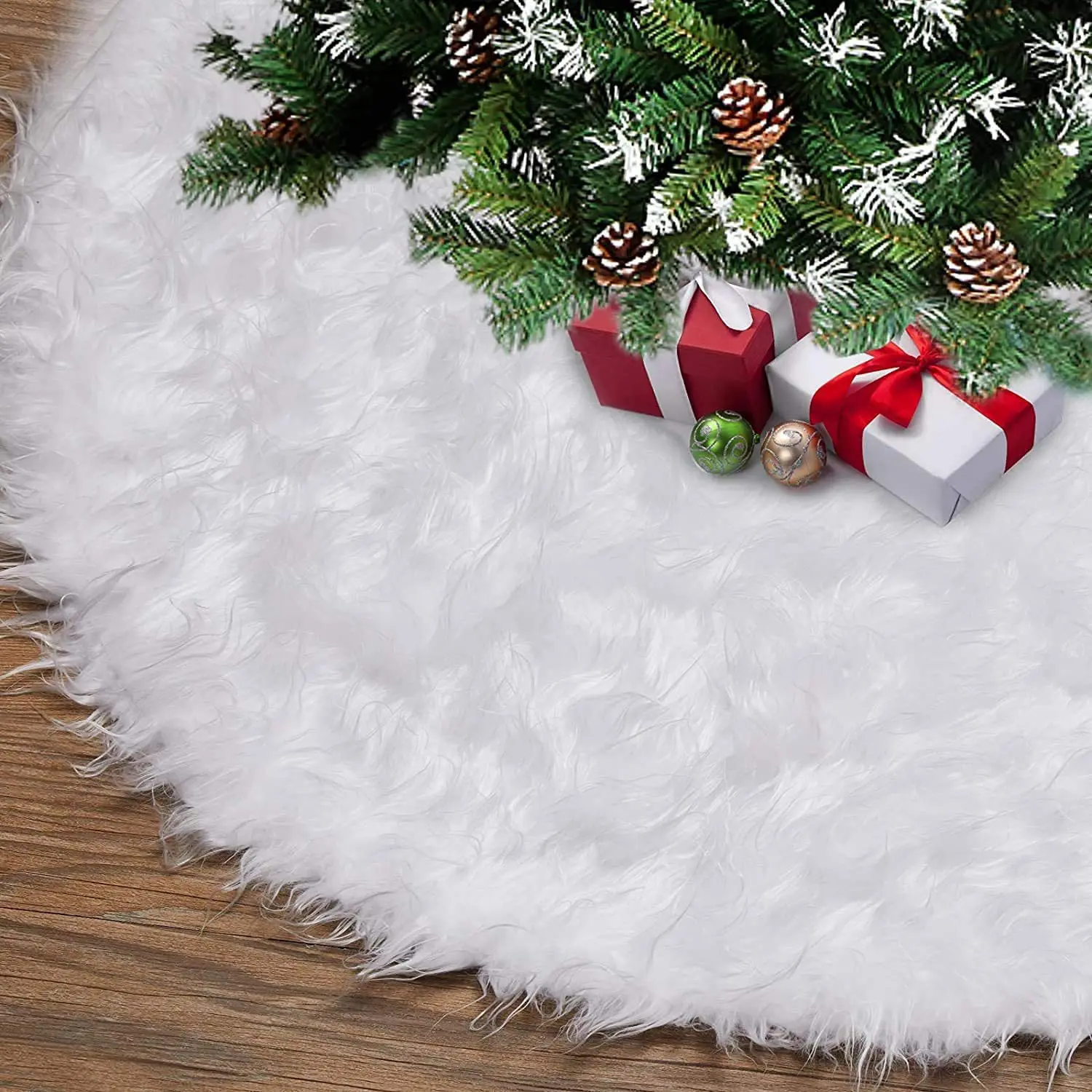 OEM Wholesale Custom Xmas Tree Carpet Mat Cover Plush Faux Fur White Christmas Tree Skirt