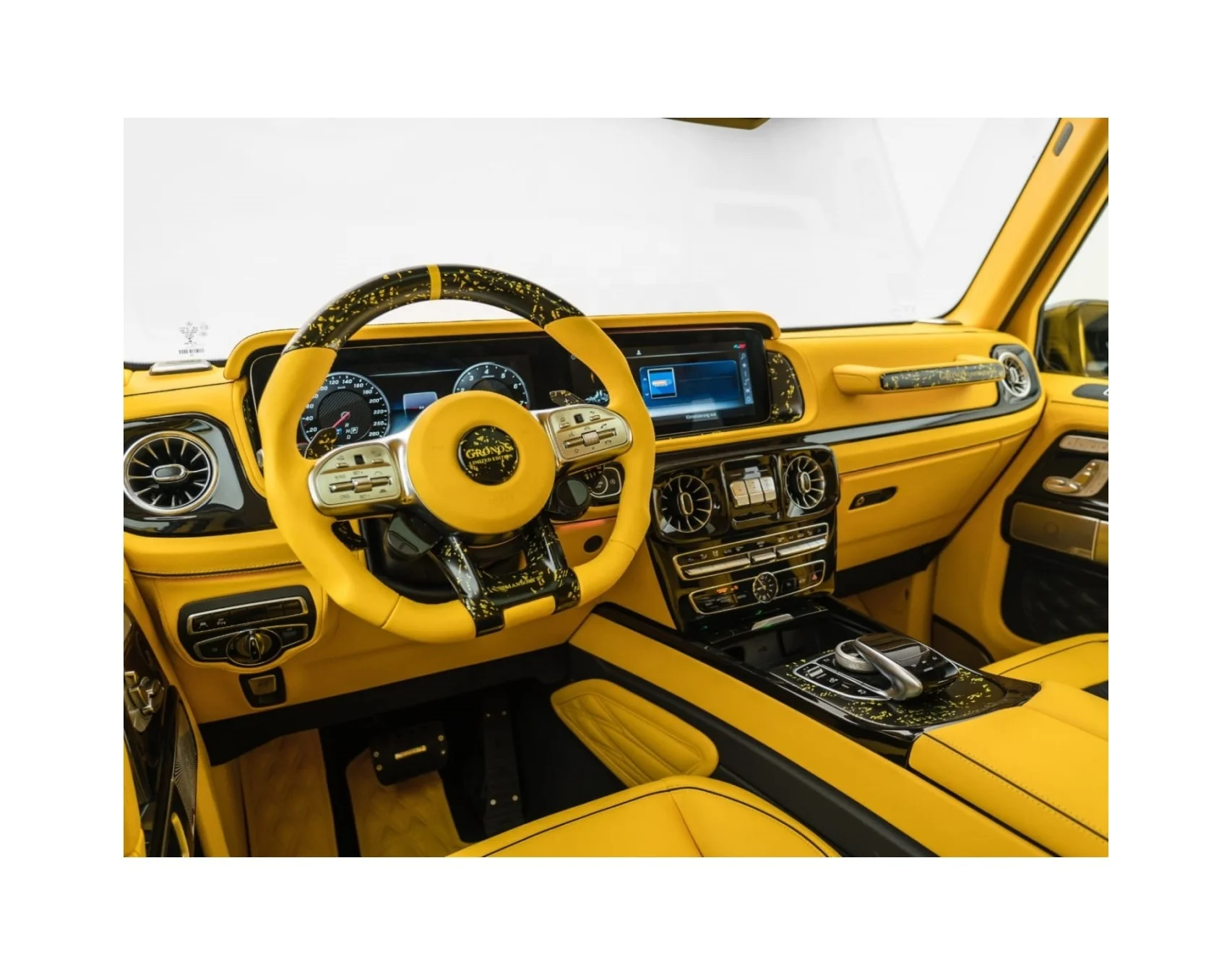 The latest hot selling upgrade interior kits accessories interiors old to new customized for G wagon Gclass g350 g500 w463 w464