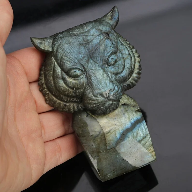 Animal Tiger Stone Figurine Crystal Crafts, Natural Labradorite Stone Decoration, Souvenir Gift Healing Crystal Figurines