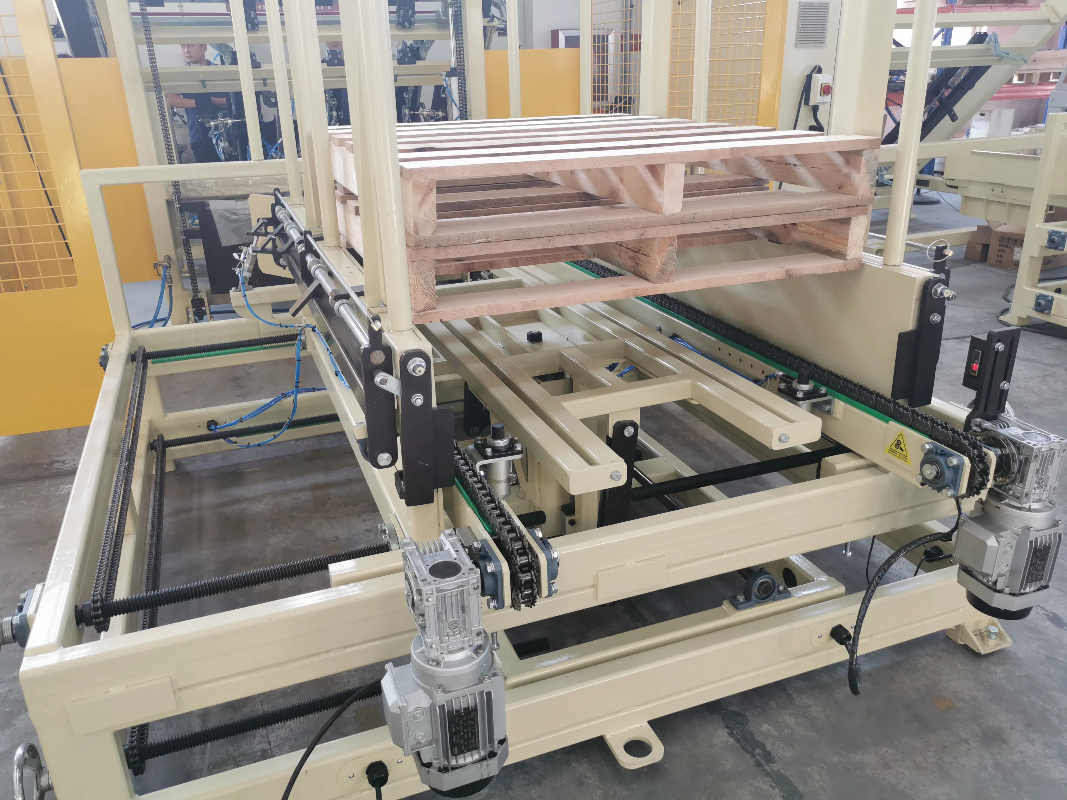 SF9025 Semi-auto vertical stringer wood pallet nailing machine