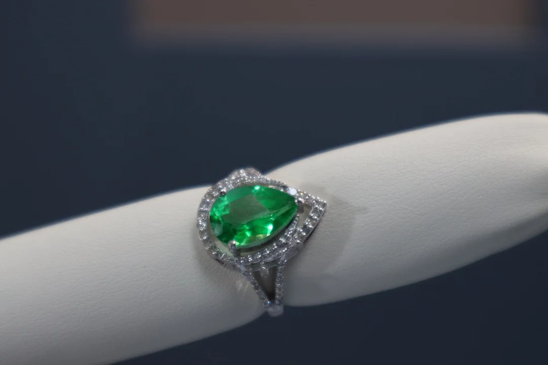 Exquisite daily Garnet Rings Wedding Promise Vintage and Diamond Rings with Sterling Silver enamel setting