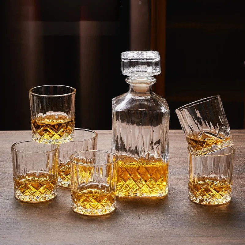 800ml   Clear Engraved Lead-free Crystal Glass Whisky Bottle With Stopper For Vodka Bourbon Brandy