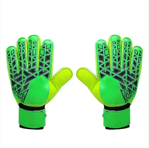 China Manufacturer Cheap Latex Finger protection Football Goalkeeper Gloves for Kids