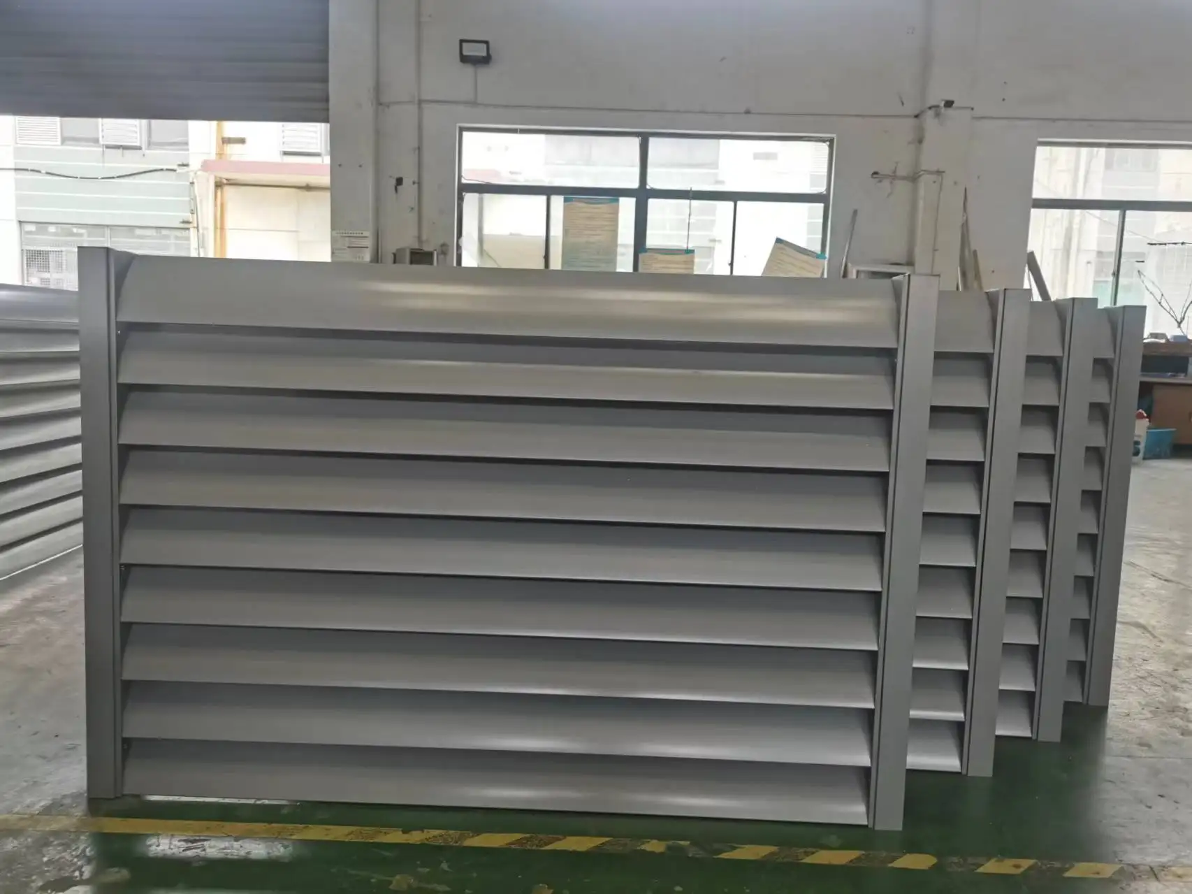 Modern Smart Aluminium Louvered Windows and Doors Exterior Metal Aluminum Wall Blinds for Outdoor Use  180 Degree  Rotation