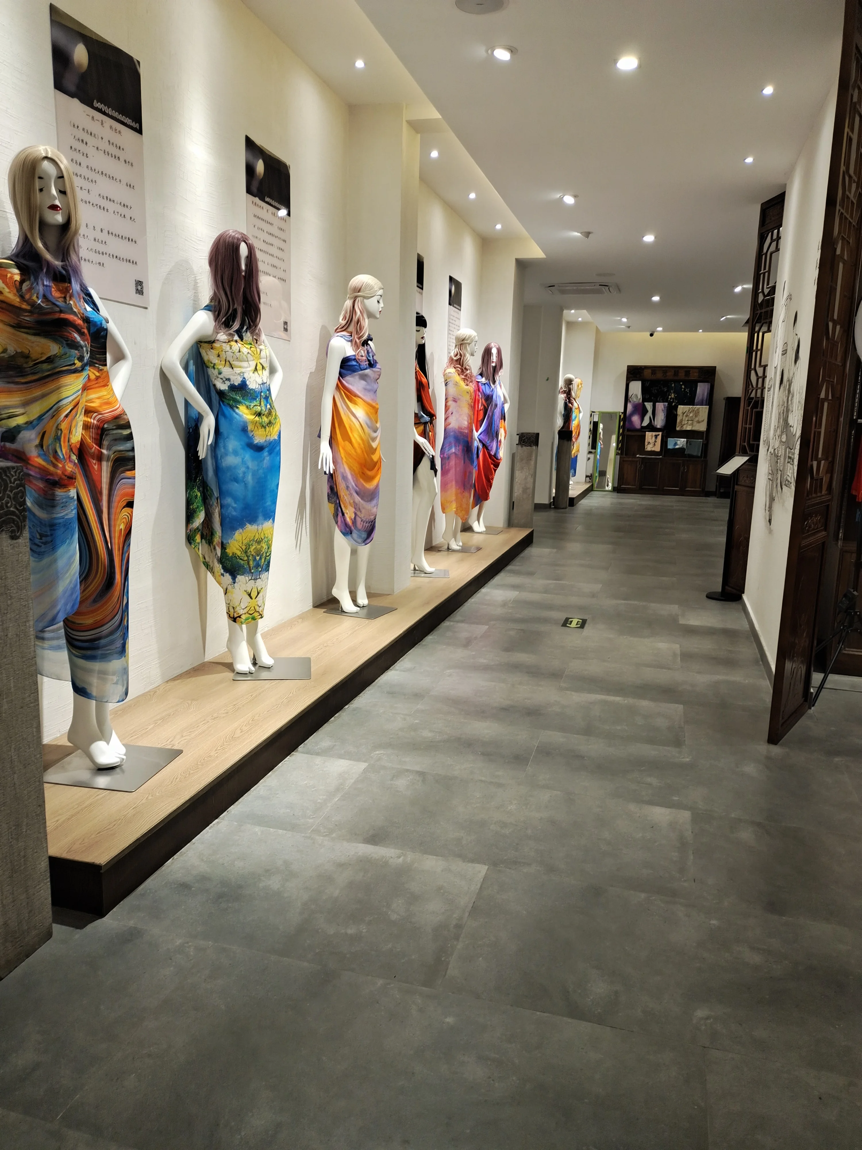 Fashion Foulard Custom Digital Printing Square Silk Scarves 100% Chinese Silk Scarf