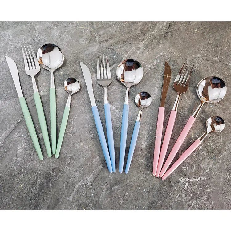 Disposable  Eco-friendly New Portuguese 4pcs plastic handle silver cutlery set Western tableware knife fork and spoon