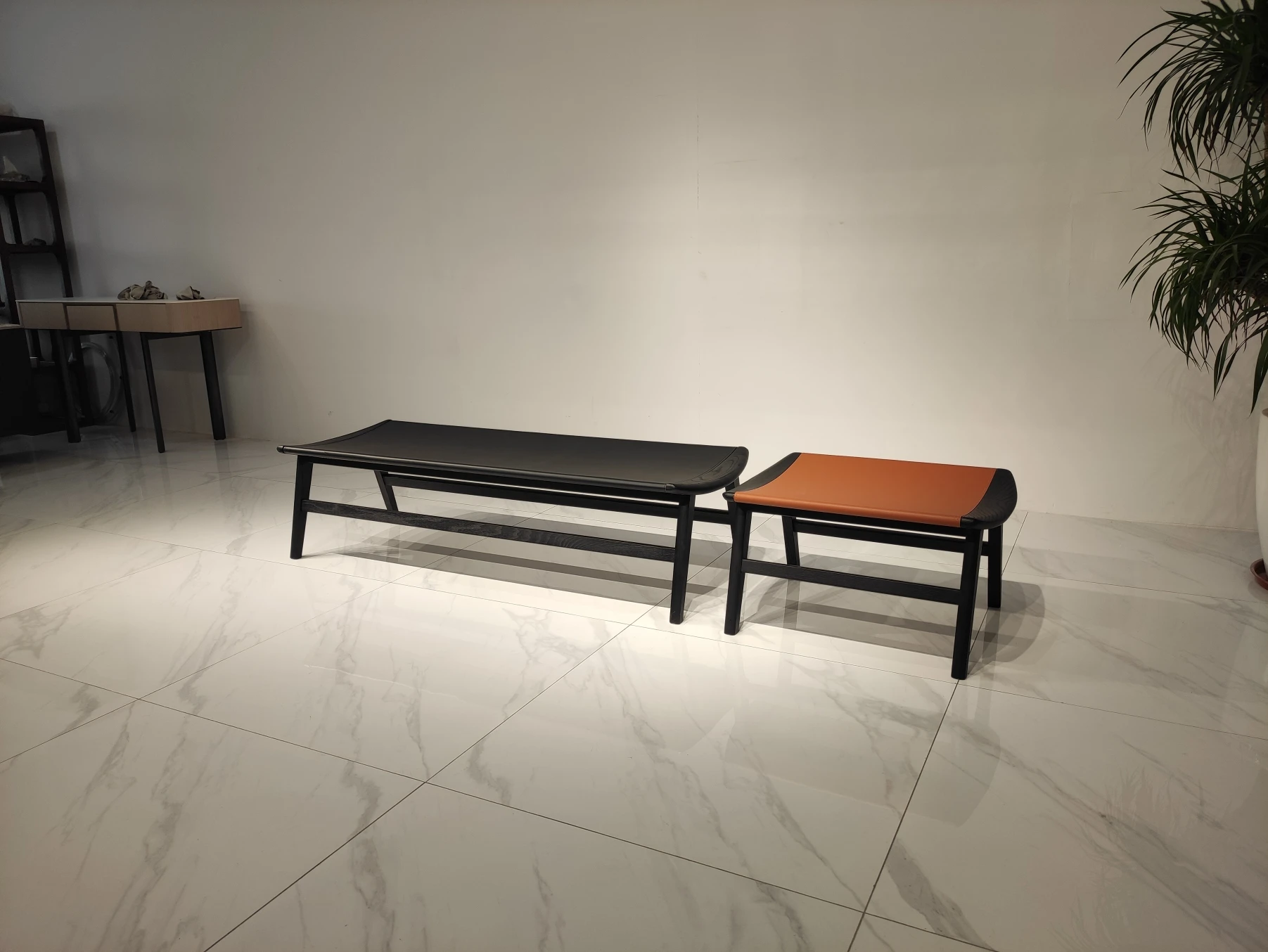 Durable Modern Courtyard Park Waiting Chair Leisure Backless Saddle Leather Bench Stool Living Room Villa Wooden Bench