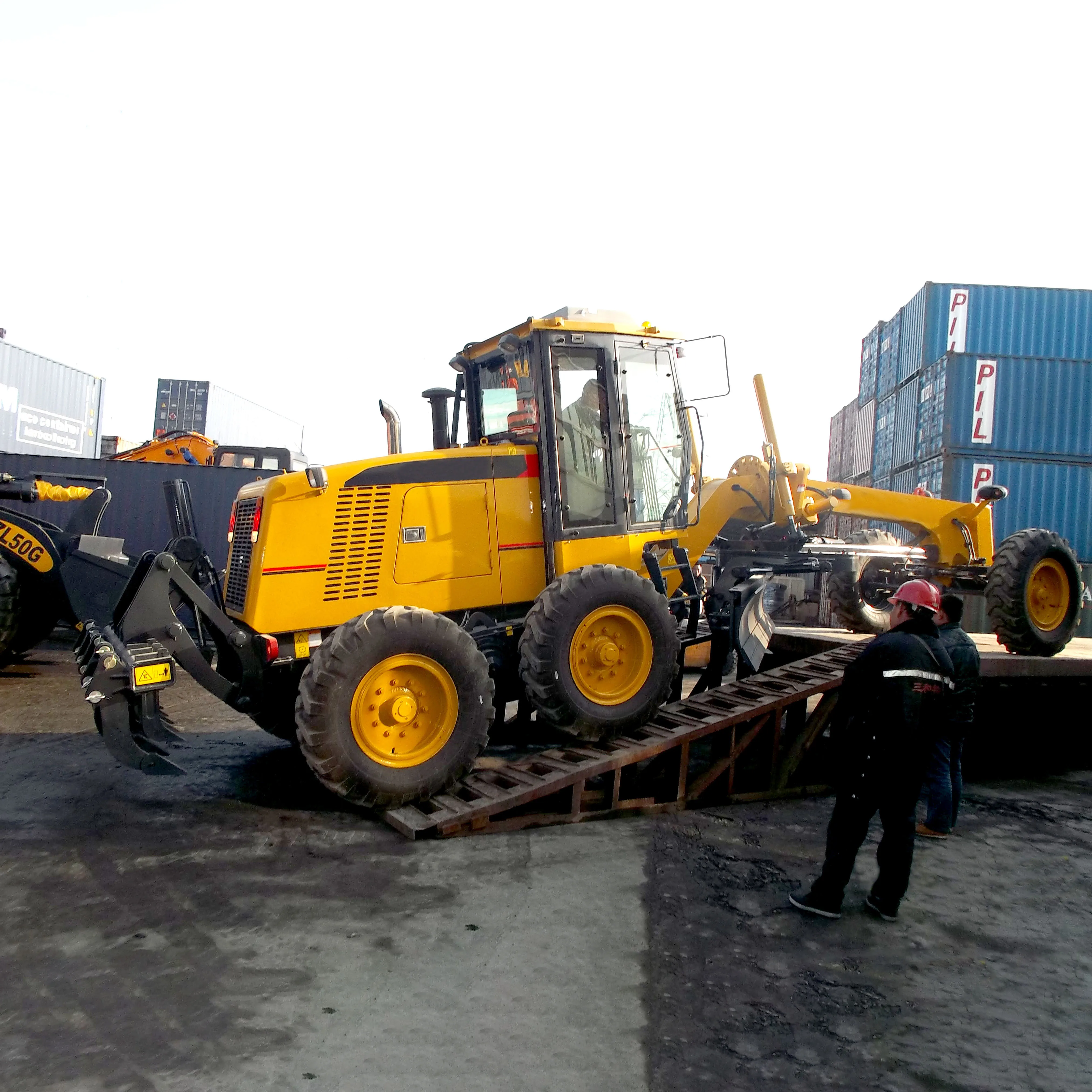 China New Motor Grader 135hp GR135 for Ground Leveling & Water Conservancy Construction