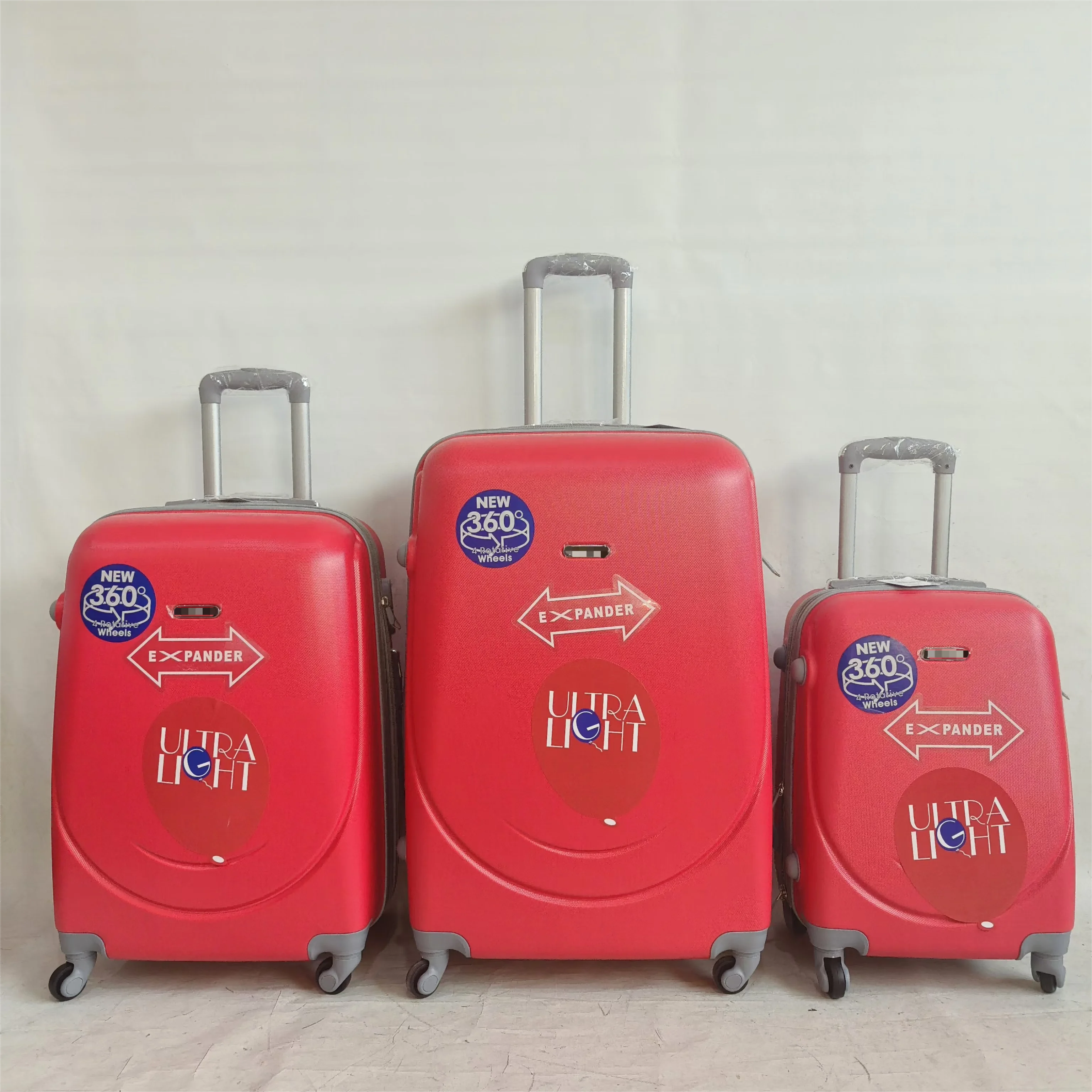 Customized Ultra Lightweight ABS Luggage 19/24/28 inch Travel Suitcase Set 3pcs Baggage Set