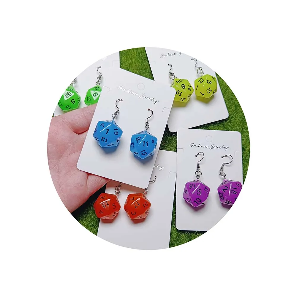 Акриловые серьги из бисера