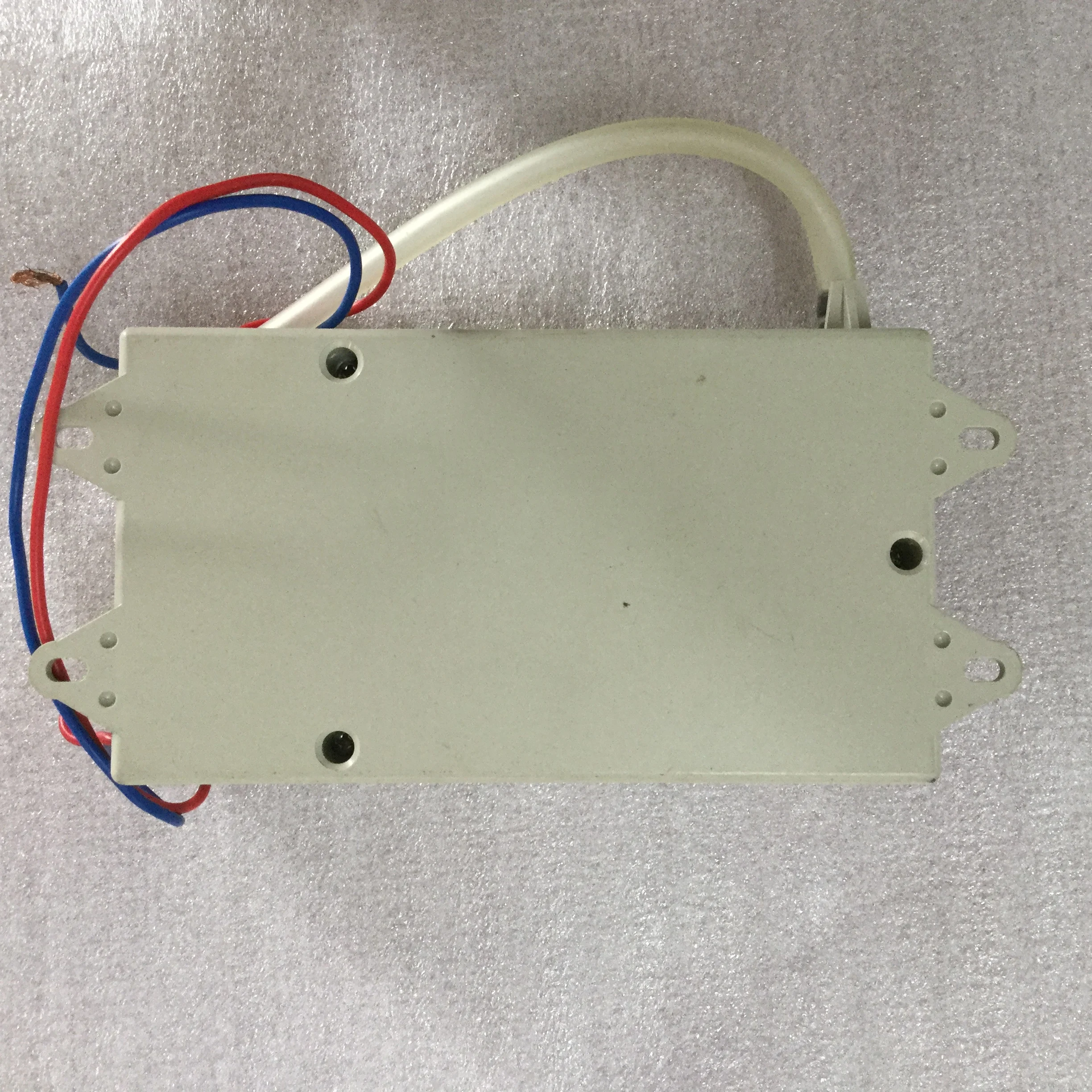 
 Новый дизайн 400 мг/ч душевой генератор озона, озонатор 600 мг комплект 12 В, мини-генератор озона стерилизатор для домашней кухни  