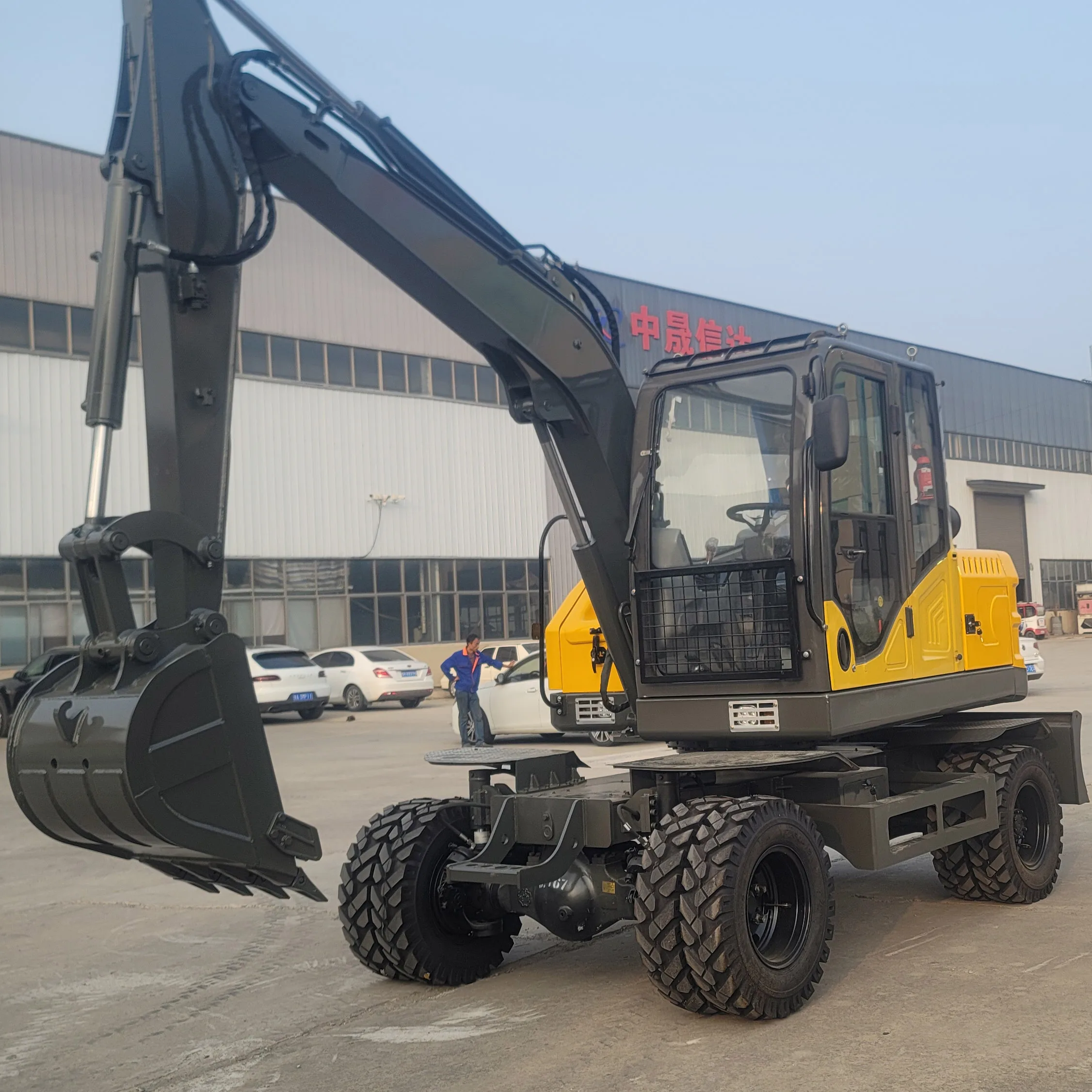Free shipping EPA EURO 5 Excavators 2 tons farm used wheel excavators are cheap