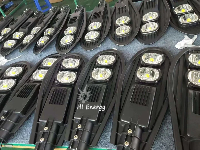 Solar powered cob led street light outdoor 50W 100W 150W 200W 300W with Remote Controller