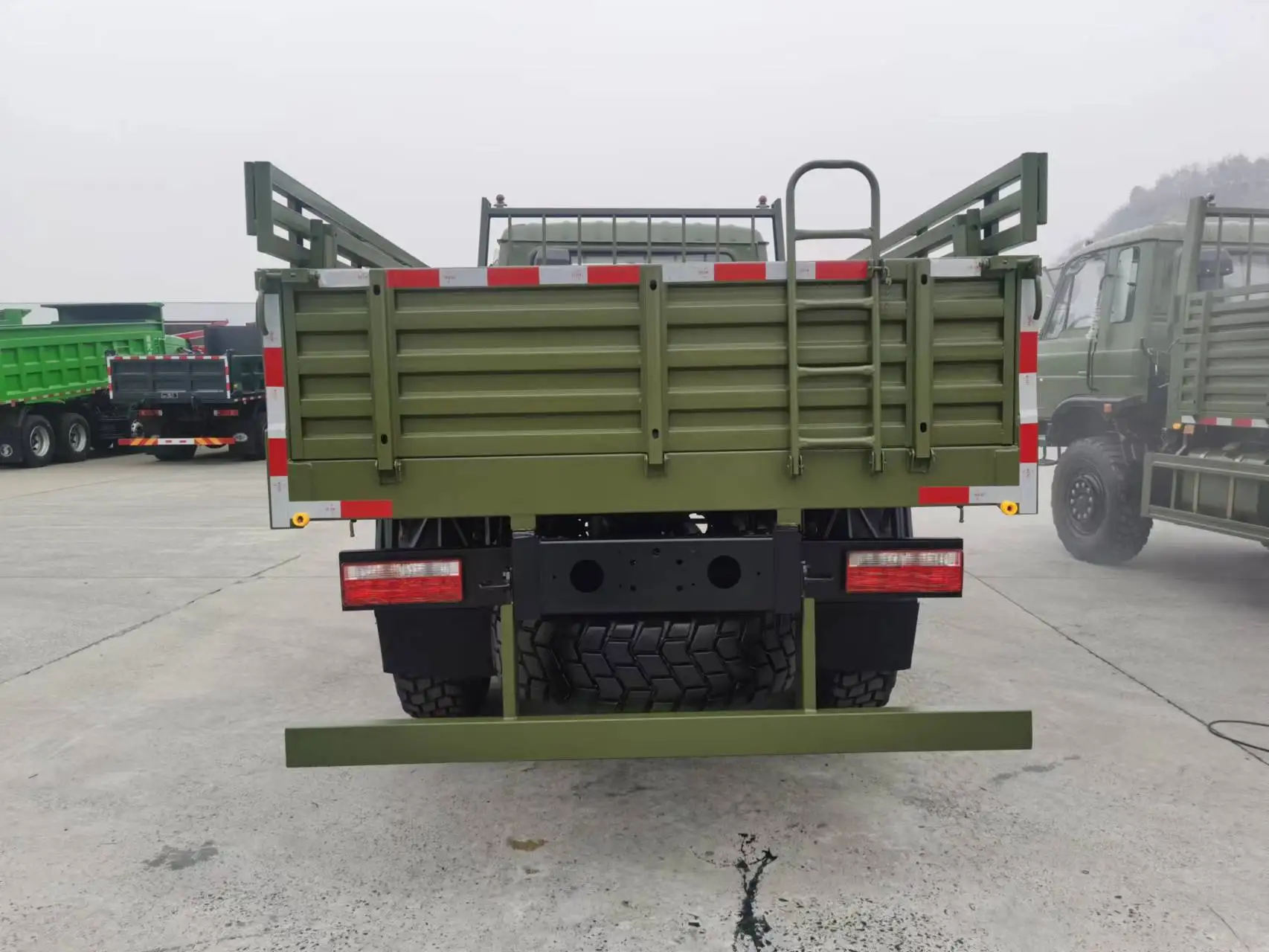 Камера ограждения 6x6 грузовик 4x4 евро 3 6 тонн транспортный автомобиль 6x внедорожный 3545*2294*550 6500*2470*2825 4 - л