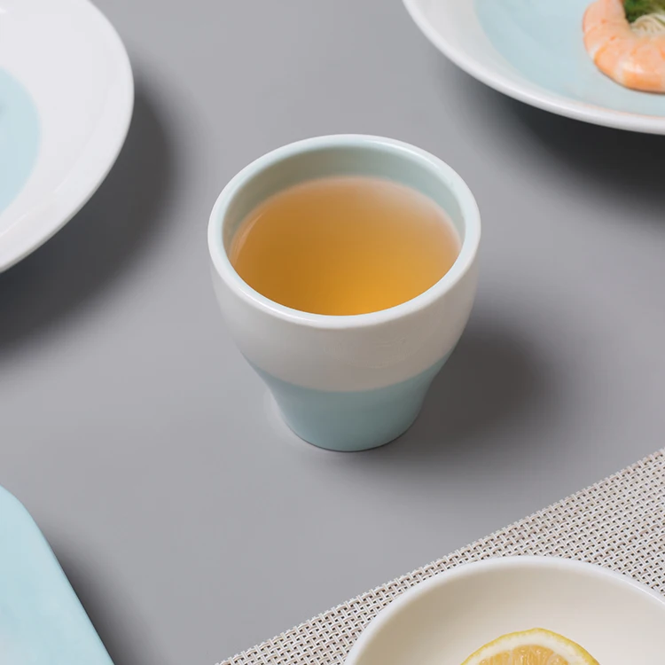 140ML Wholesale Glossy Japanese Simple Style Blue and White Restaurant e Ceramic Cups Tea Cup