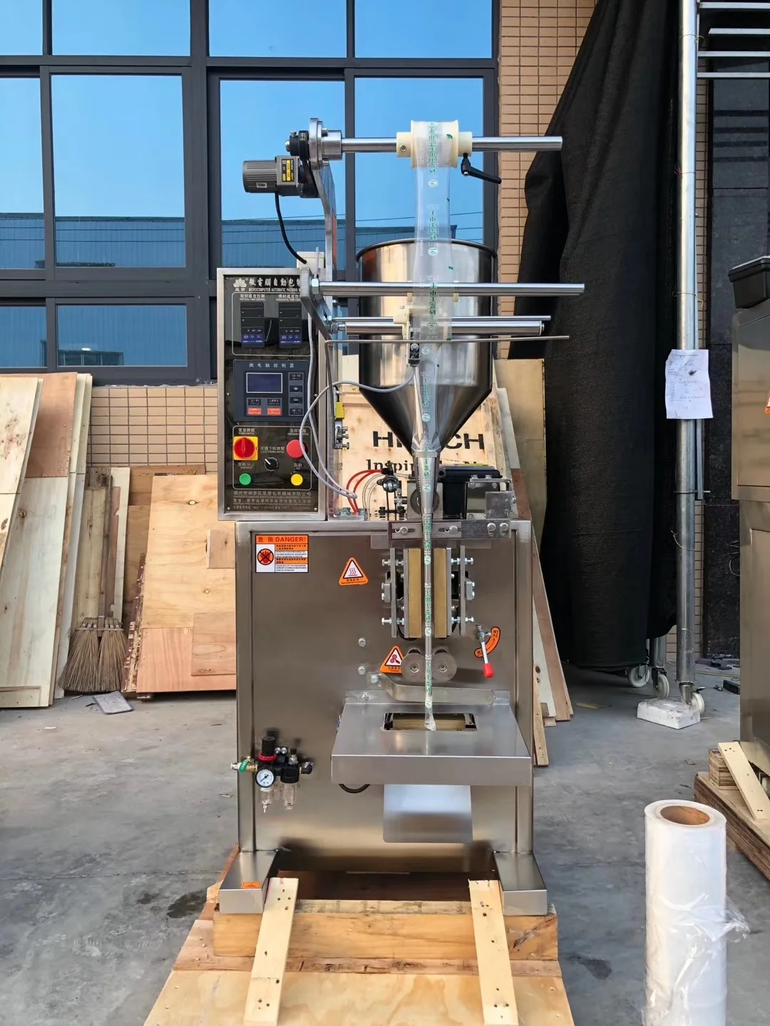 3 sides seal automatic paste packing machine for honey shampoo cream ketchup tomato sauce 30ml 50ml 100ml