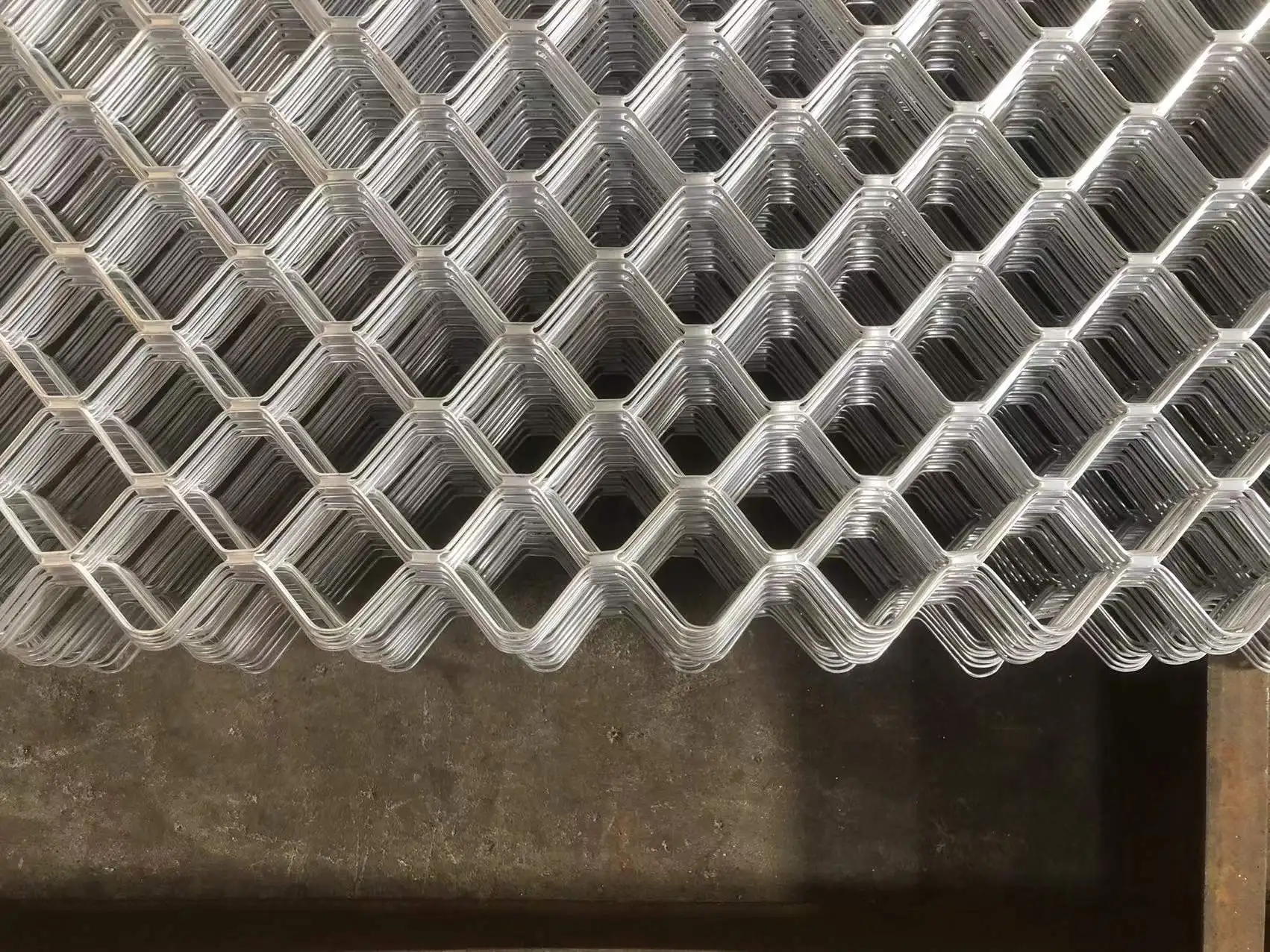 Wholesale Decorative Air Filter Screen Diamond Hole Woven Aluminum Expanded Metal Mesh
